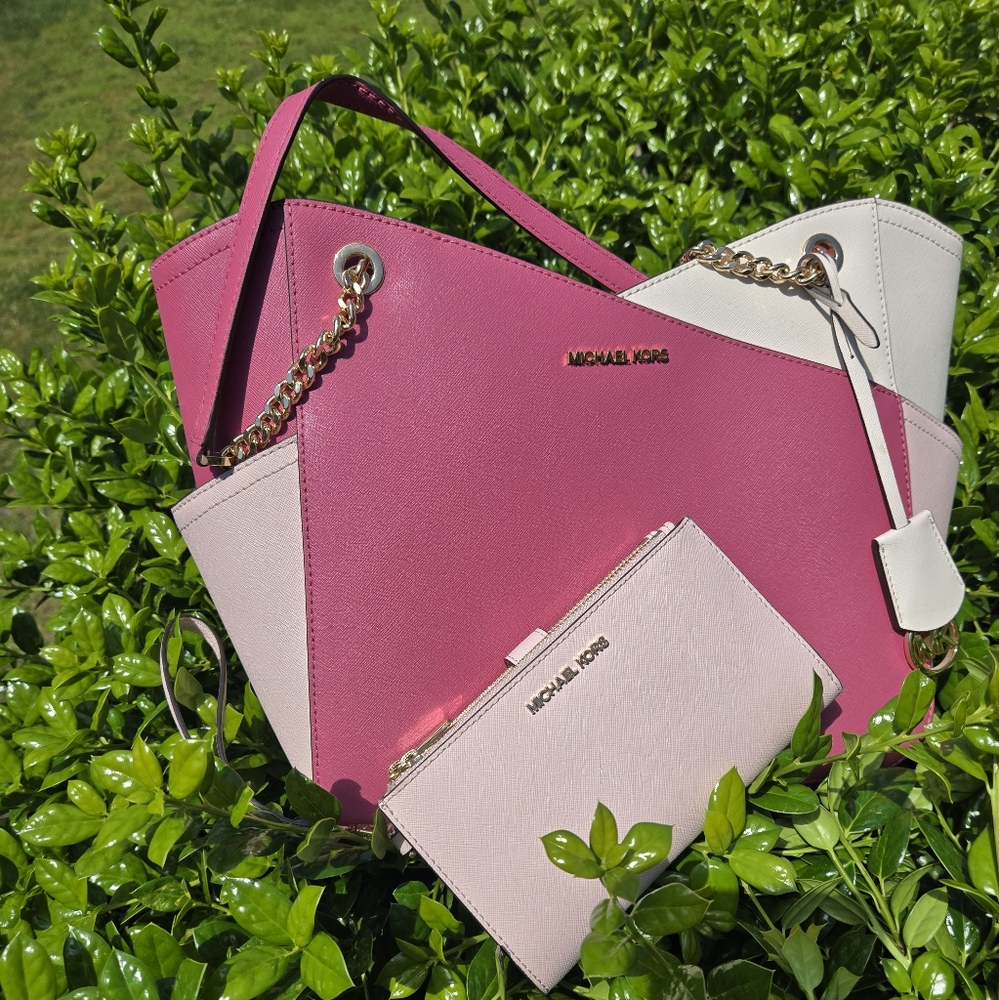 Michael Kors Pink and White Women's Bag Set